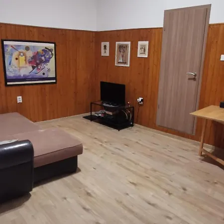 Center Krt13 דירה